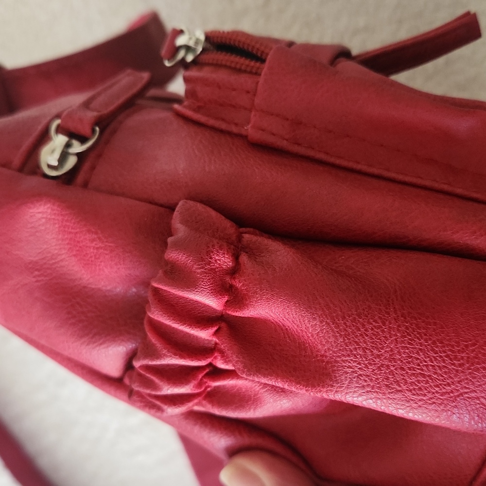 Red Purse - Picture 4 of 6